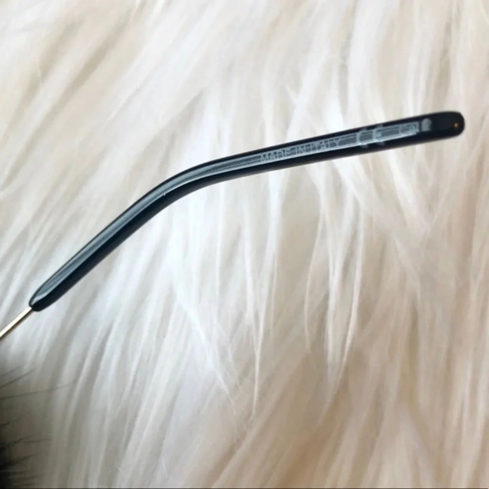 Saint Laurent authentic saint